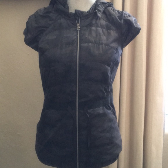 Lululemon spring fling puffy vest - Picture 8 of 8